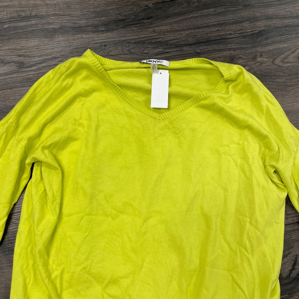 Beautiful Lime Green DKNY Top - Picture 5 of 7